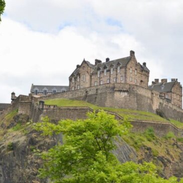 Skotlanti hyväksyy vierailijamaksulain, joka sallii kaupunkien verottaa matkailijoita vuonna 2026.